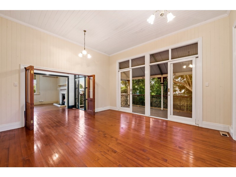 229 Russell Street, Newtown QLD 4350