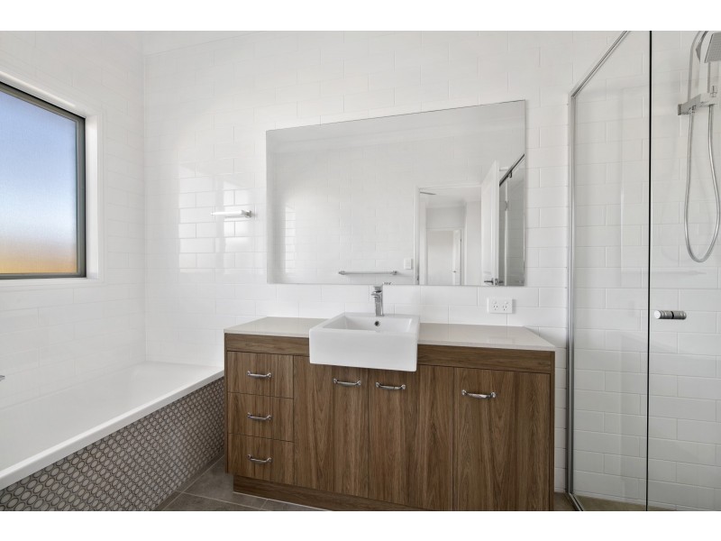 10 MacGregor Avenue, Highfields QLD 4352