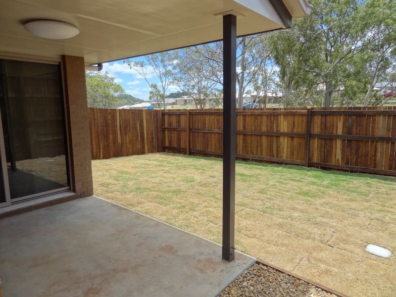 2/45 Sunset Drive, Glenvale QLD 4350