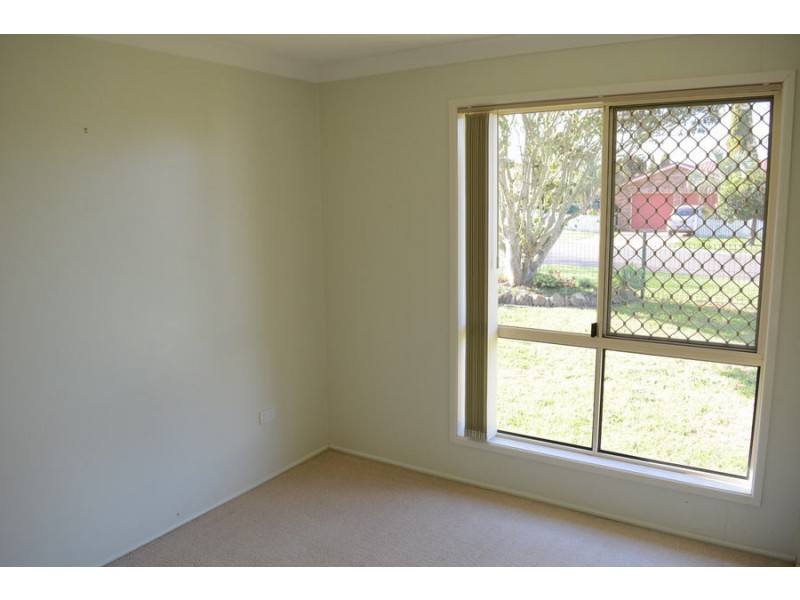2 Sullivan Court, Kearneys Spring QLD 4350