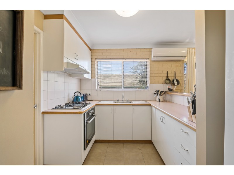 3/240 Spring Street, Kearneys Spring QLD 4350