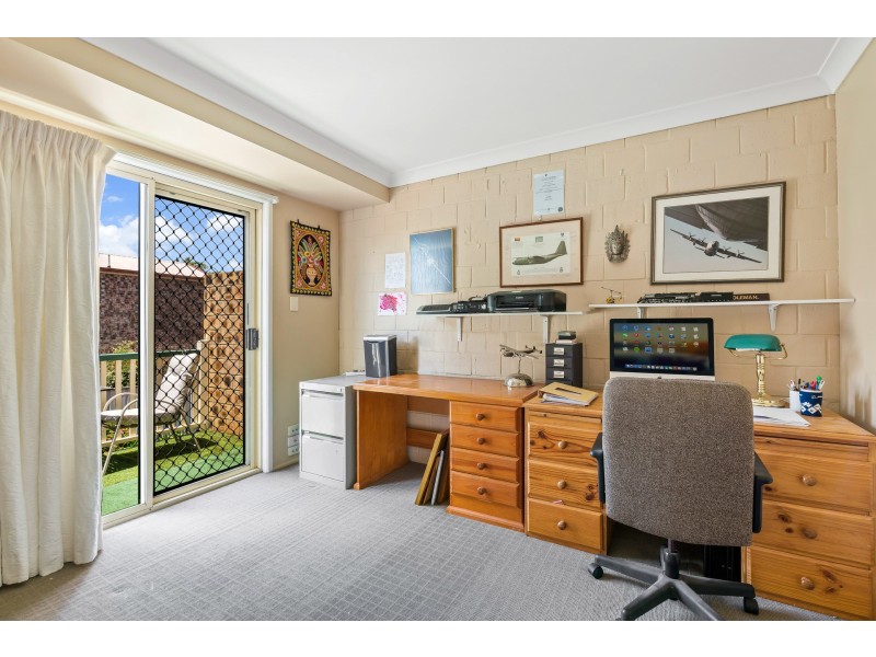 3/240 Spring Street, Kearneys Spring QLD 4350