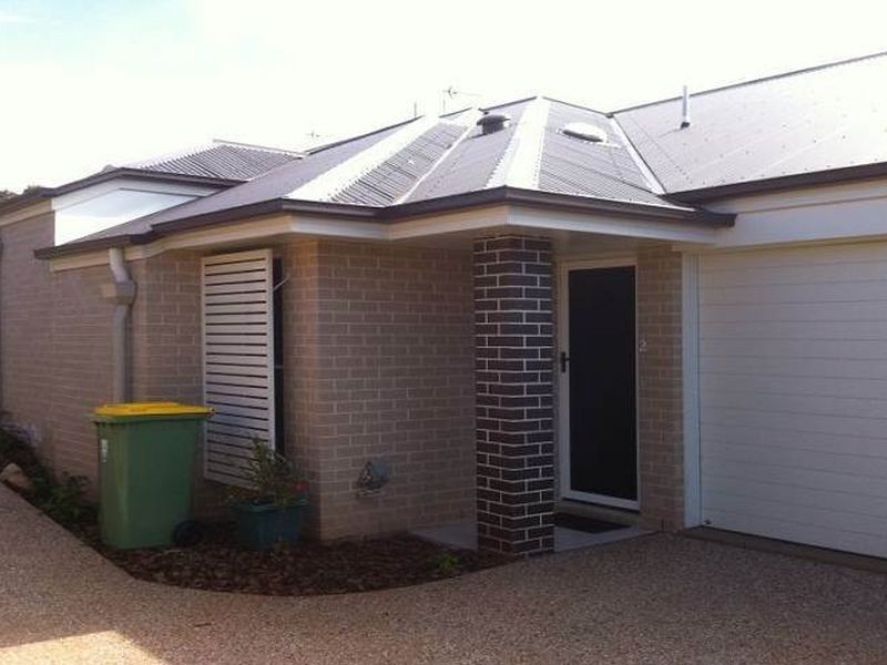 2/17 Sambar Court, Kearneys Spring QLD 4350