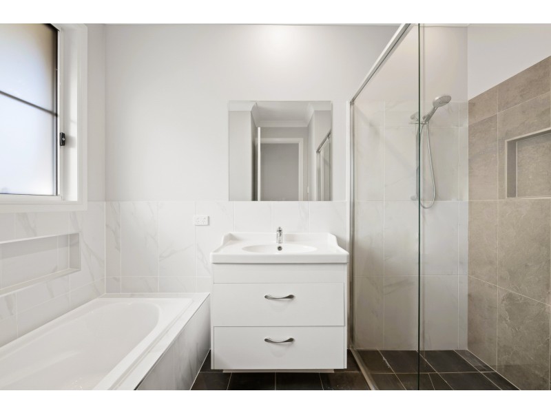 1/179A Campbell Street, Newtown QLD 4350