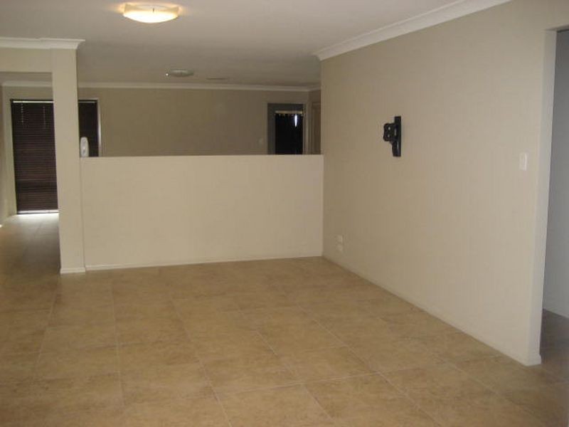 12 Roderick Street, Cotswold Hills QLD 4350