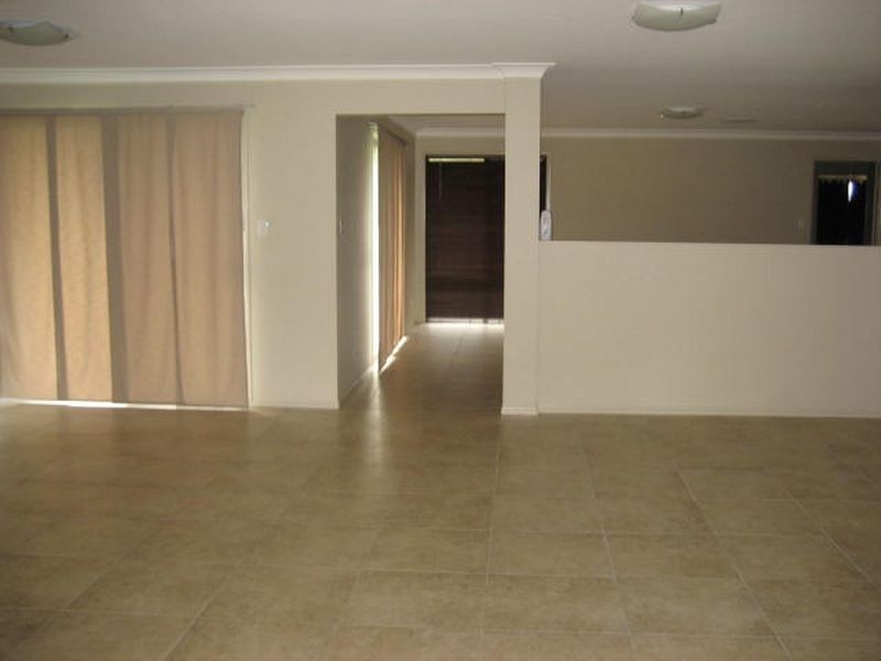 12 Roderick Street, Cotswold Hills QLD 4350