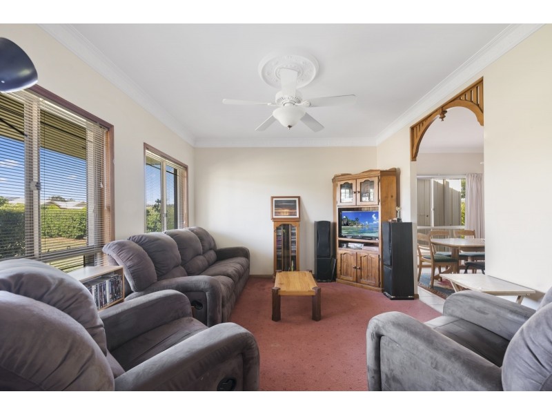 52 Nash Drive, Glenvale QLD 4350