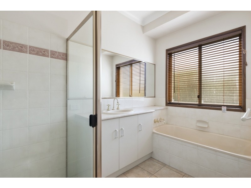 52 Nash Drive, Glenvale QLD 4350