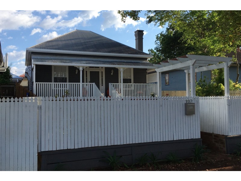 117 Bridge Street, East Toowoomba QLD 4350