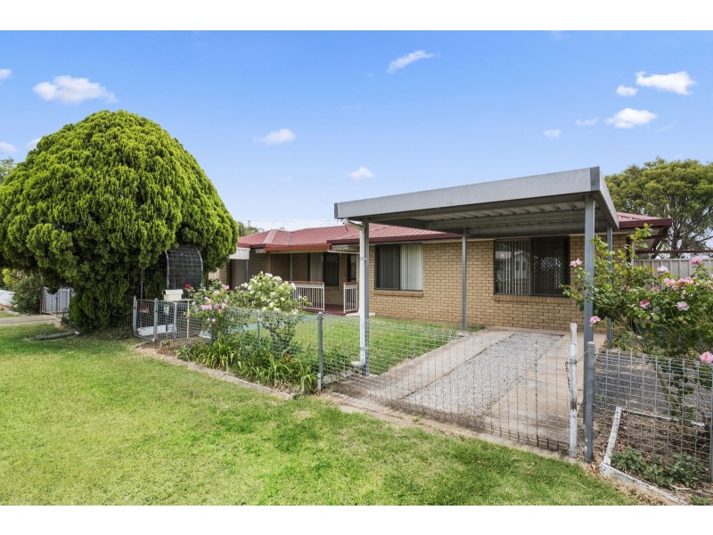 12 Cooper Avenue, Oakey QLD 4401