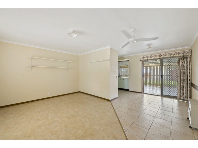 12 Cooper Avenue, Oakey QLD 4401