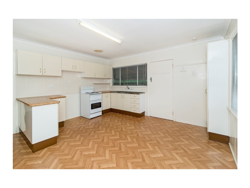 6 Corser Street, Centenary Heights QLD 4350