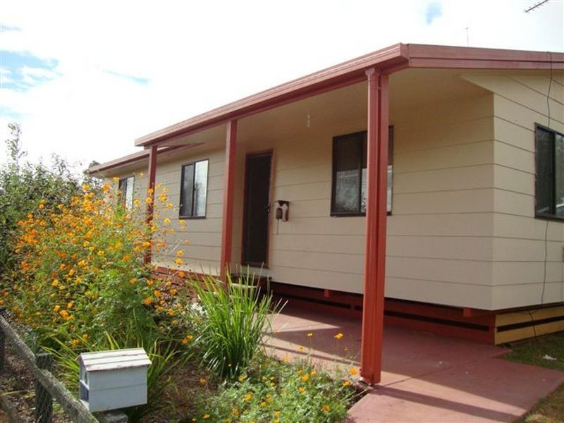 4 Baird Street, Kearneys Spring QLD 4350