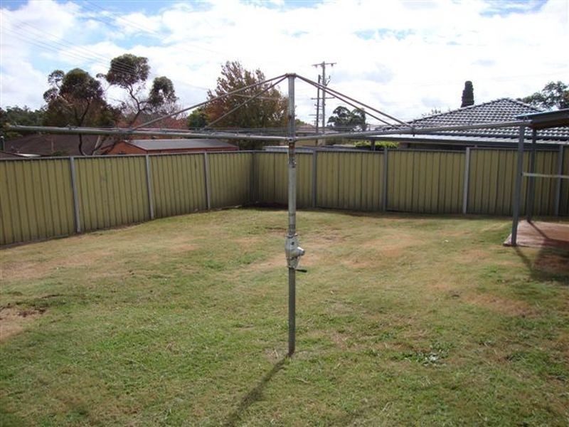 4 Baird Street, Kearneys Spring QLD 4350