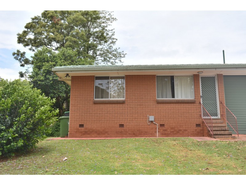 2/62 Stuart Street, Mount Lofty QLD 4350