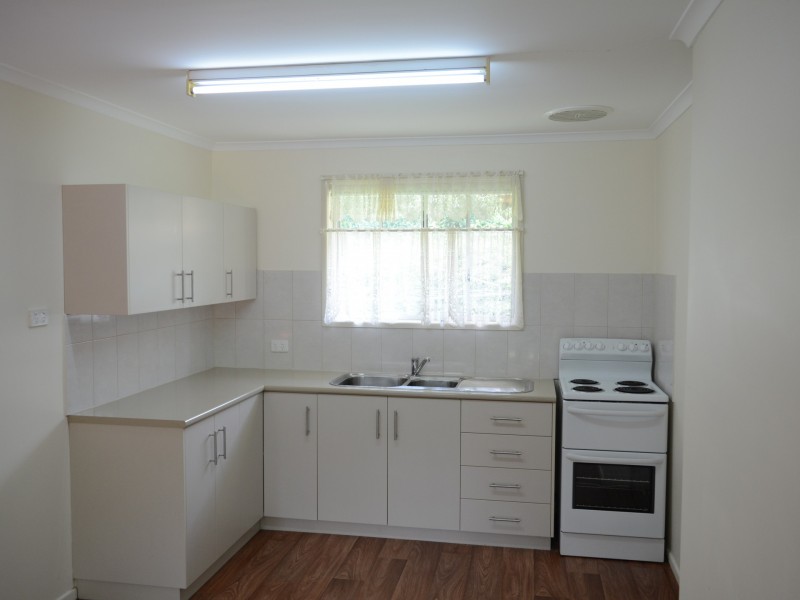 2/62 Stuart Street, Mount Lofty QLD 4350