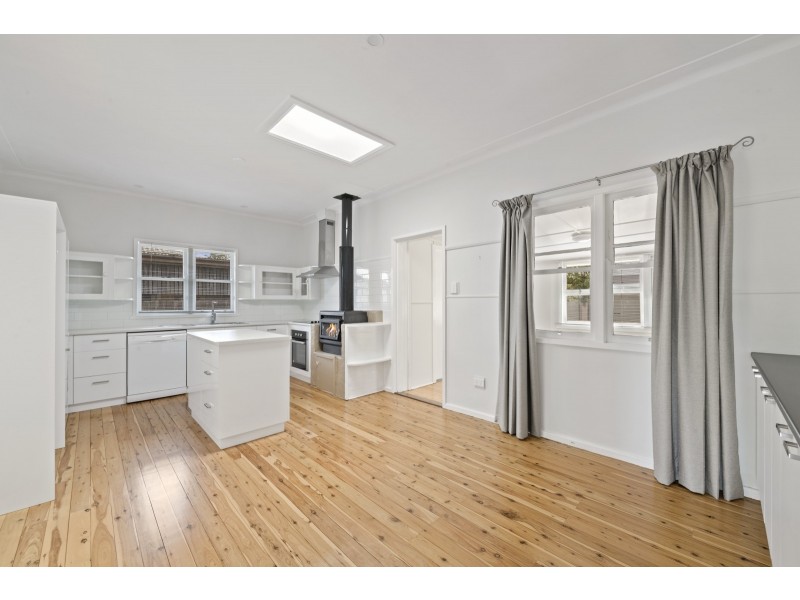 9 Lloyd Street, Harristown QLD 4350