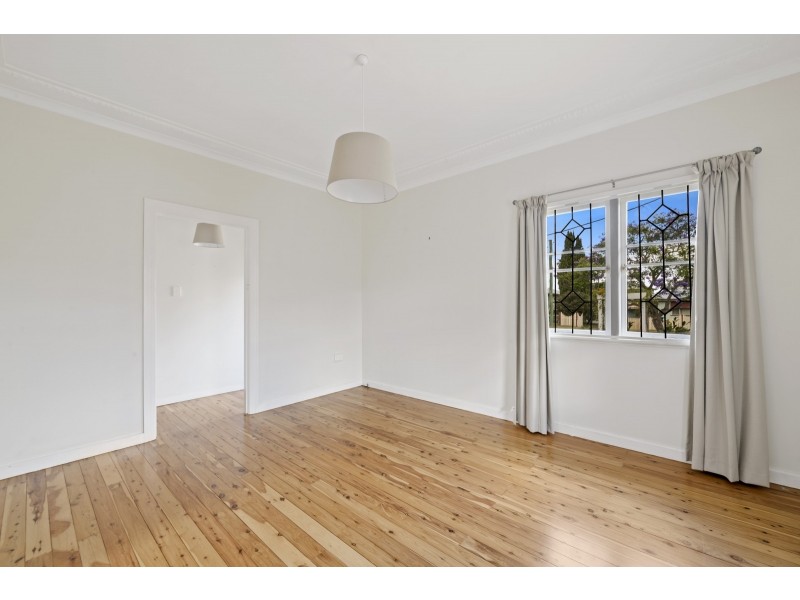 9 Lloyd Street, Harristown QLD 4350