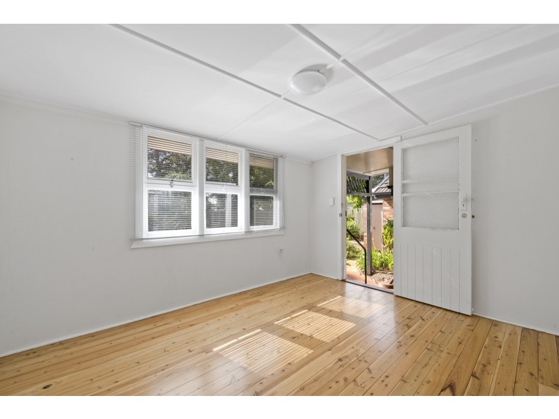 9 Lloyd Street, Harristown QLD 4350