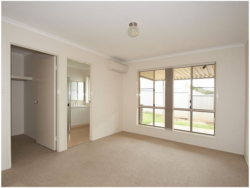 30 Bougainvillea Drive, Middle Ridge QLD 4350