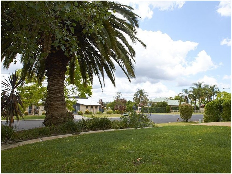 30 Bougainvillea Drive, Middle Ridge QLD 4350