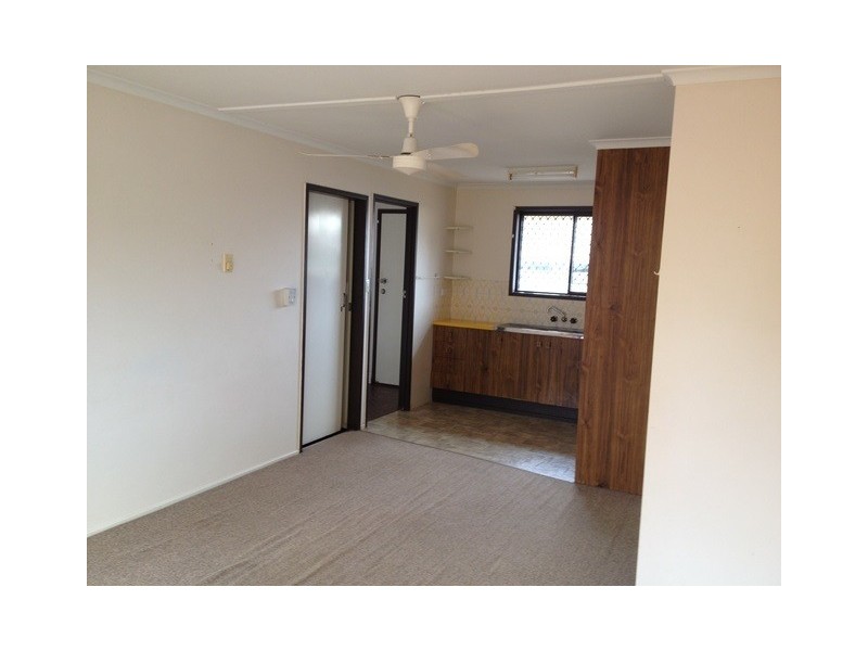 2/21 Tara Street, Wilsonton QLD 4350