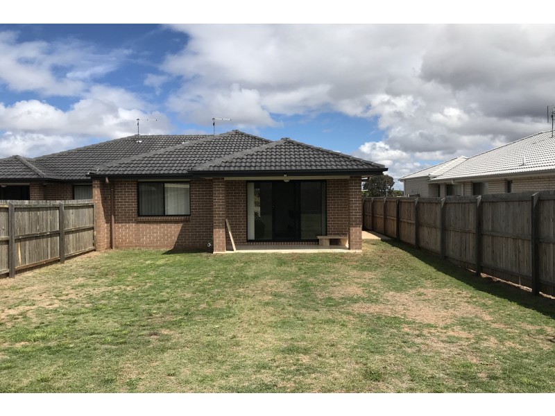 7a Bishop Street, Cambooya QLD 4358