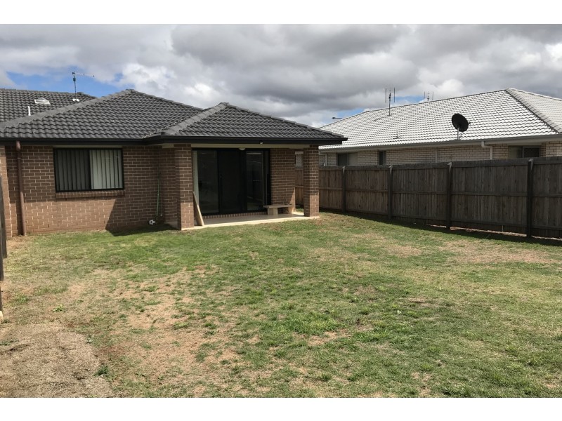 7a Bishop Street, Cambooya QLD 4358