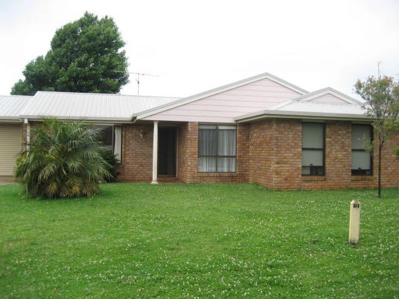 10 Danica Court, Kearneys Spring QLD 4350