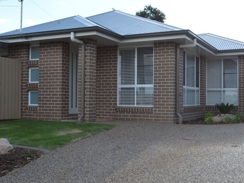 1/57 Holberton Street, Rockville QLD 4350