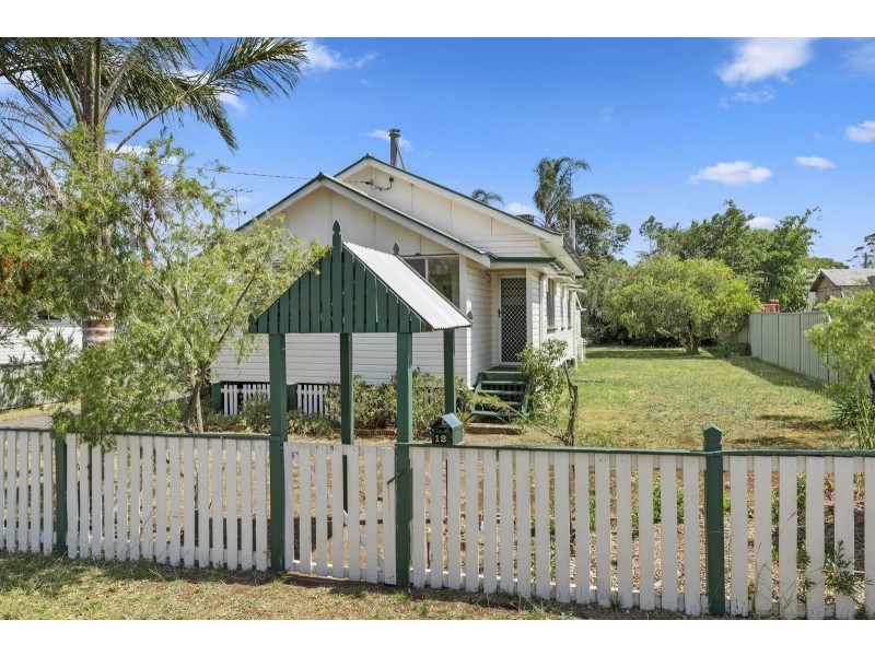 12 Farquharson Street, Harristown QLD 4350