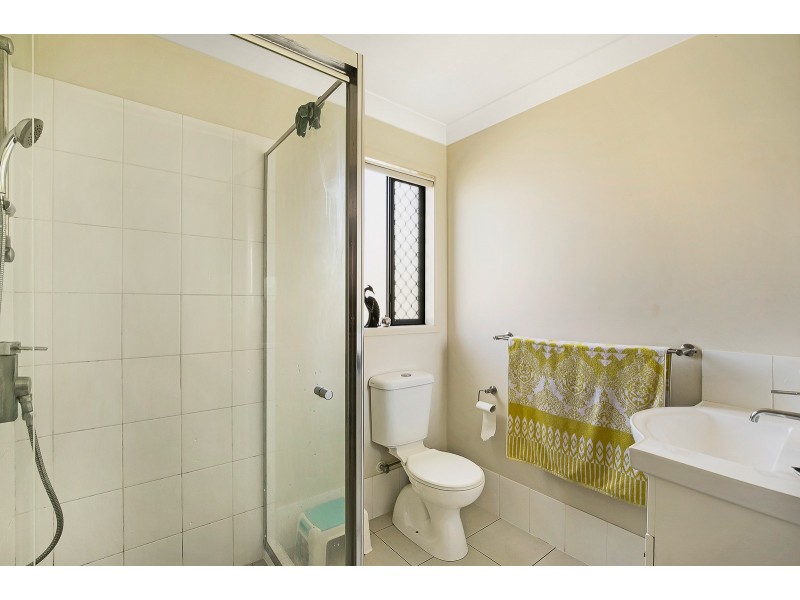 3/2 Swallow Court, Newtown QLD 4350