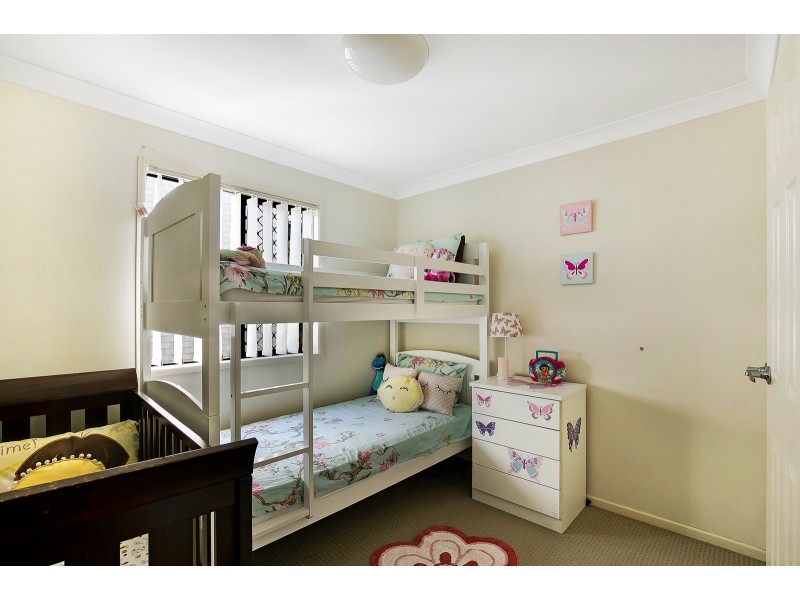 3/2 Swallow Court, Newtown QLD 4350