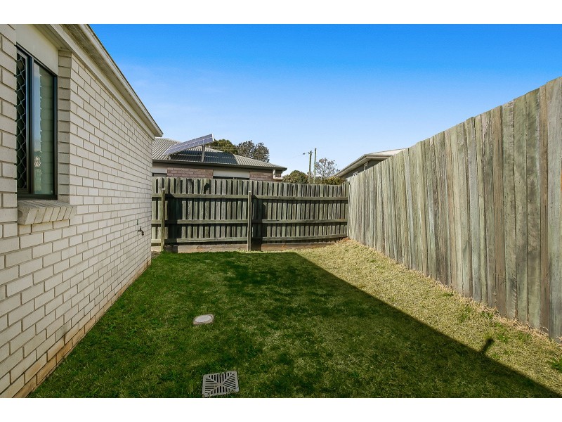 3/2 Swallow Court, Newtown QLD 4350
