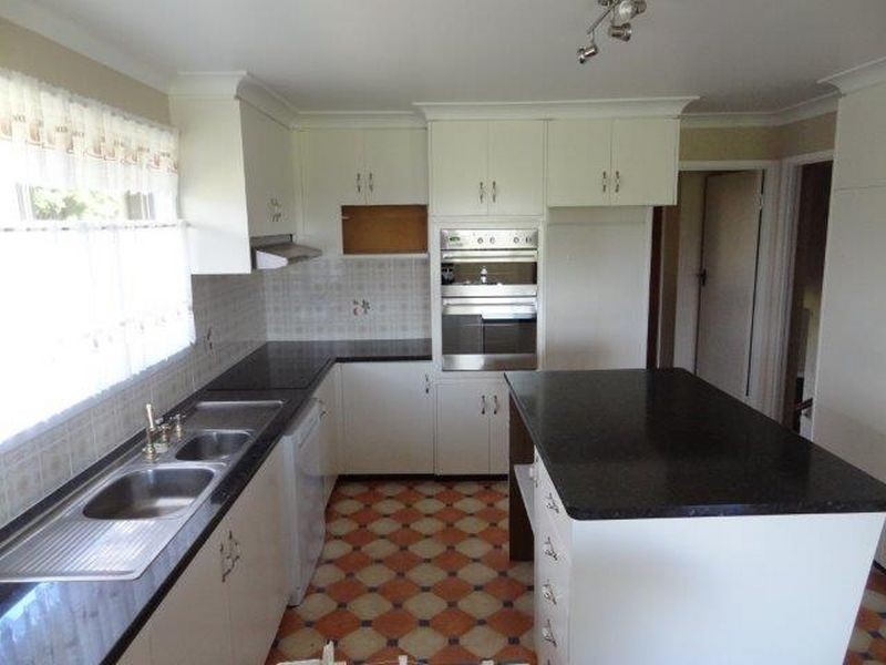 500 South Street, Glenvale QLD 4350