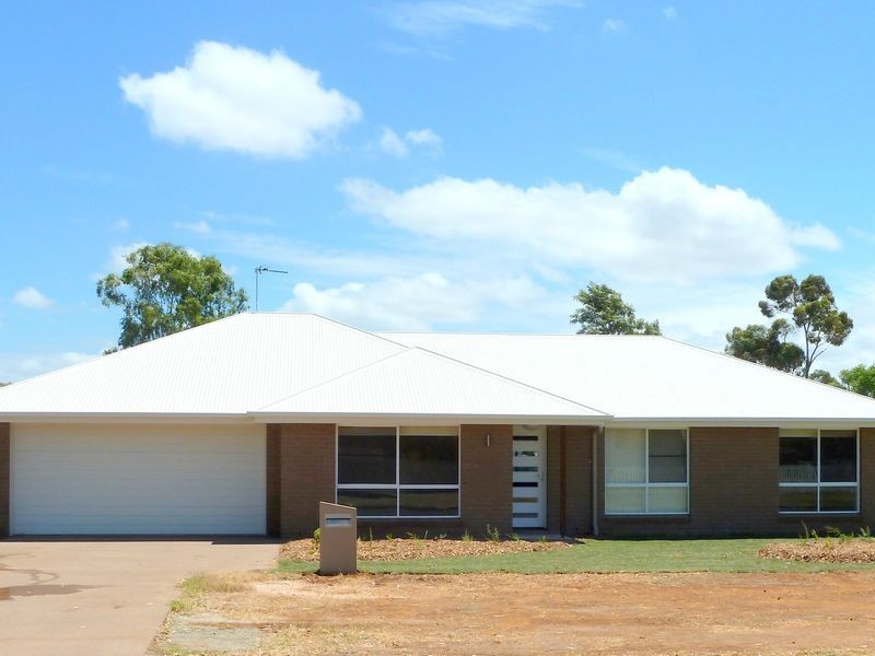 36 Milligan Street, Oakey QLD 4401
