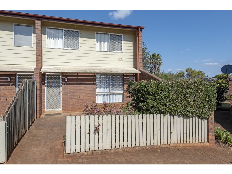 30/6 O’Brien Street, Harlaxton QLD 4350