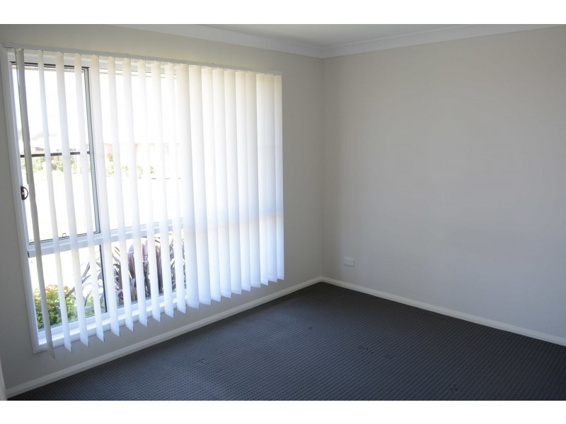 1/15 Grandslam Street, Glenvale QLD 4350