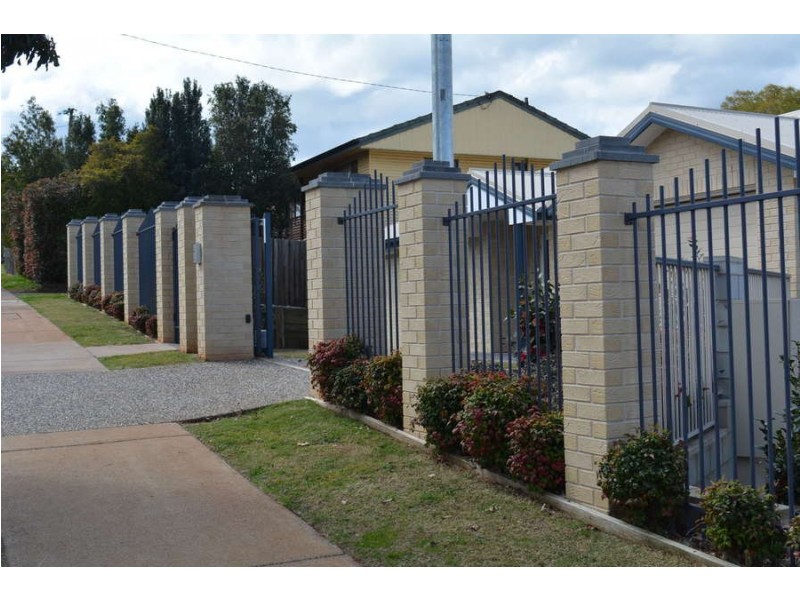 1/82 Holberton Street, Rockville QLD 4350
