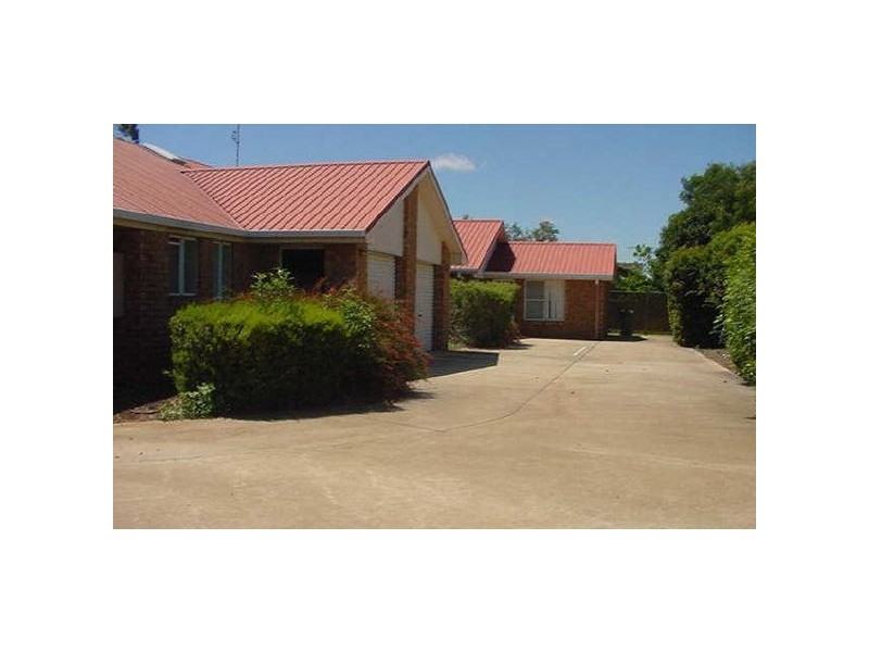 1/8 Camellia Court, Darling Heights QLD 4350