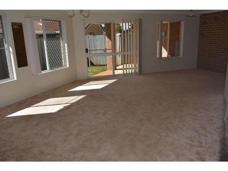 1/8 Camellia Court, Darling Heights QLD 4350