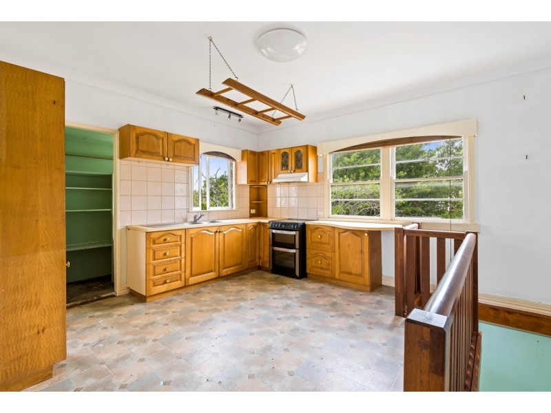 36 Elizabeth Street, South Toowoomba QLD 4350