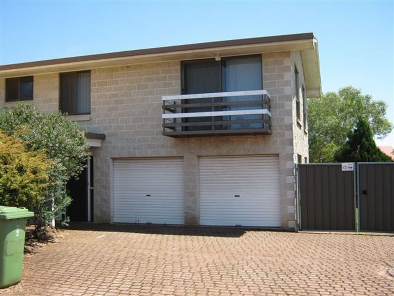 4/459 Alderley Street, Harristown QLD 4350