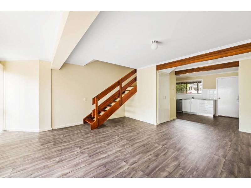 31/2 Benjamin Street, Mount Lofty QLD 4350