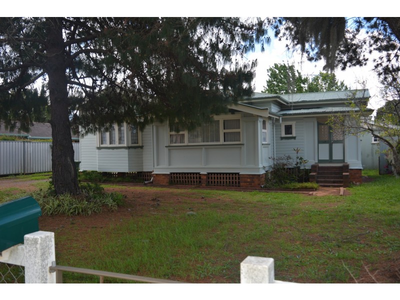 181 Campbell Street, Newtown QLD 4350