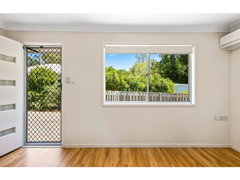 2/22 Whichello Street, Newtown QLD 4350