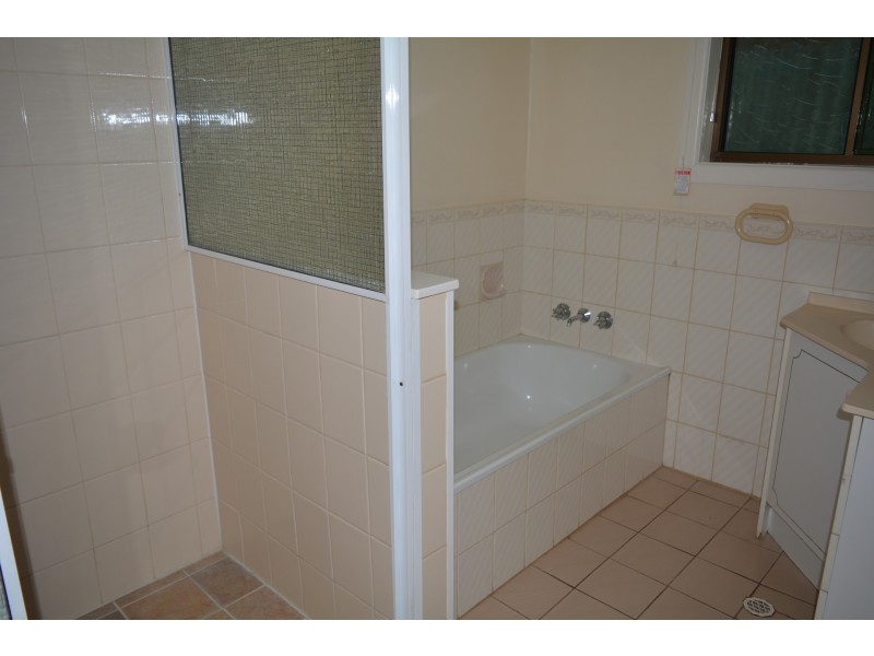 12 Ballin Drive, Centenary Heights QLD 4350