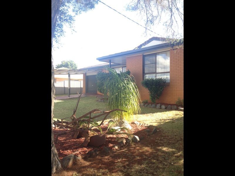 35 Noll Street, Kearneys Spring QLD 4350