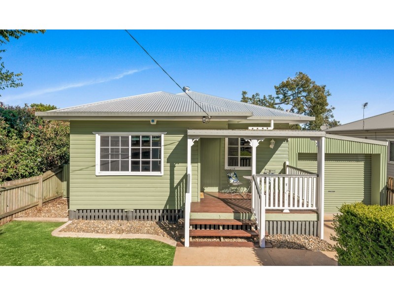 64 Alford Street, Mount Lofty QLD 4350