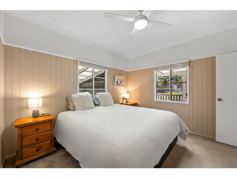 64 Alford Street, Mount Lofty QLD 4350